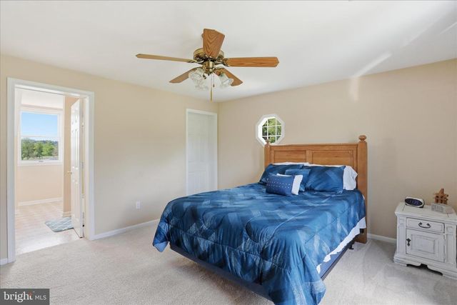 59 HARRY SETTLE RD, Castleton, VA 22716