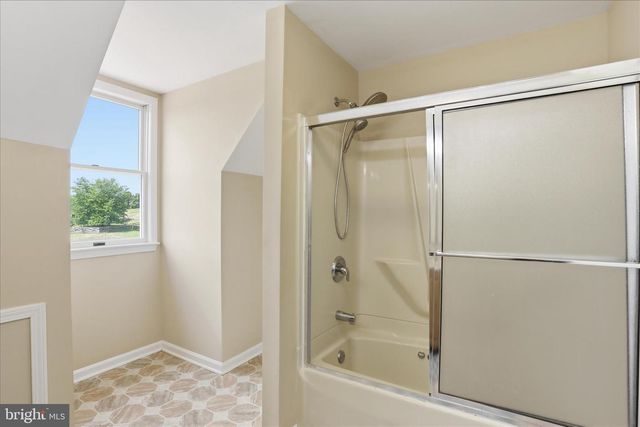 59 HARRY SETTLE RD, Castleton, VA 22716