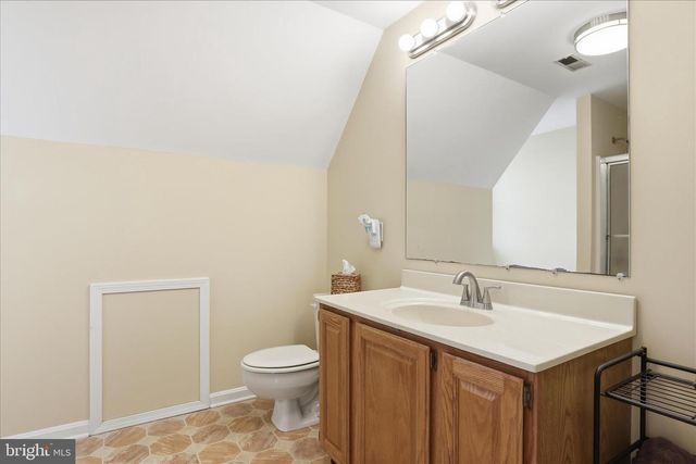 59 HARRY SETTLE RD, Castleton, VA 22716