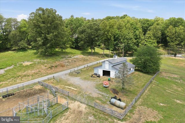 59 HARRY SETTLE RD, Castleton, VA 22716