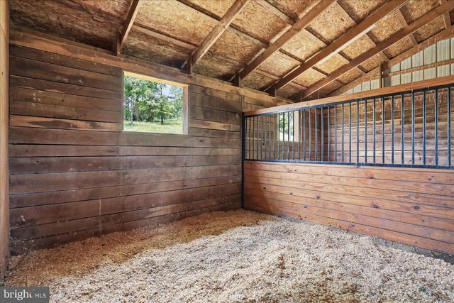 59 HARRY SETTLE RD, Castleton, VA 22716