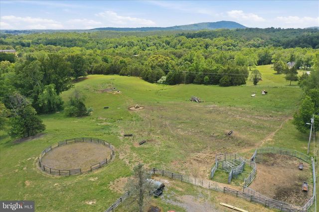 59 HARRY SETTLE RD, Castleton, VA 22716