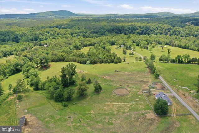 59 HARRY SETTLE RD, Castleton, VA 22716