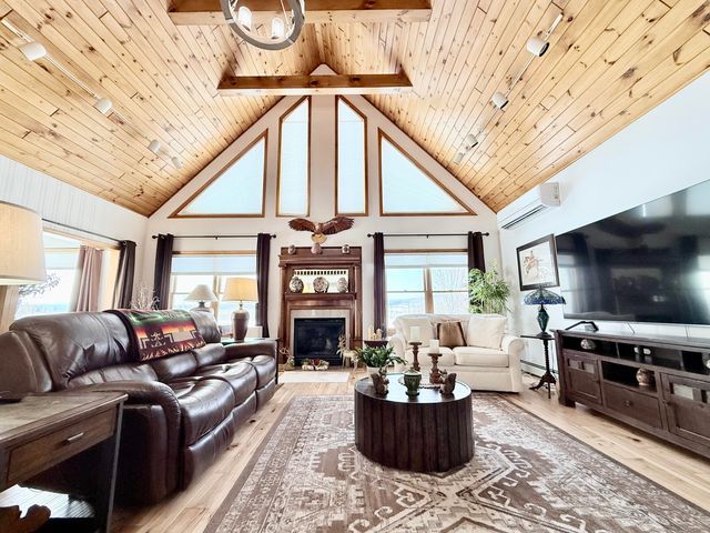 375 New York 22B, Peru, NY 12972