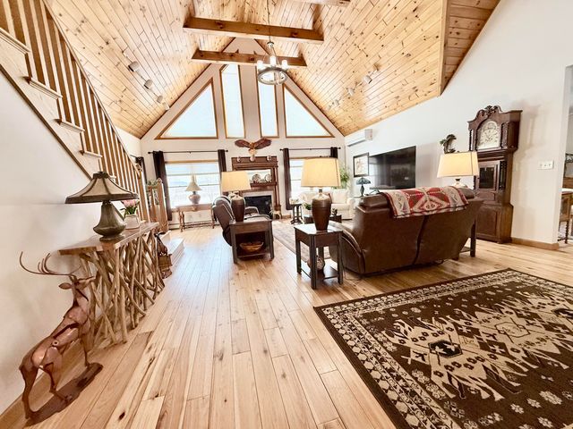 375 New York 22B, Peru, NY 12972