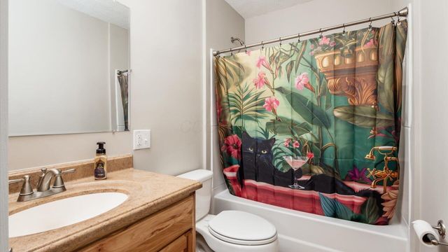 4530 N Bank Road, Buckeye Lake, OH 43008