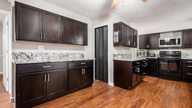 4530 N Bank Road, Buckeye Lake, OH 43008
