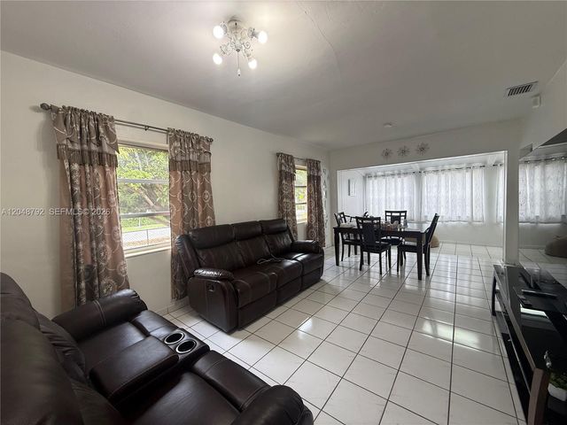 4470 W 1st Avenue, Hialeah, FL 33012