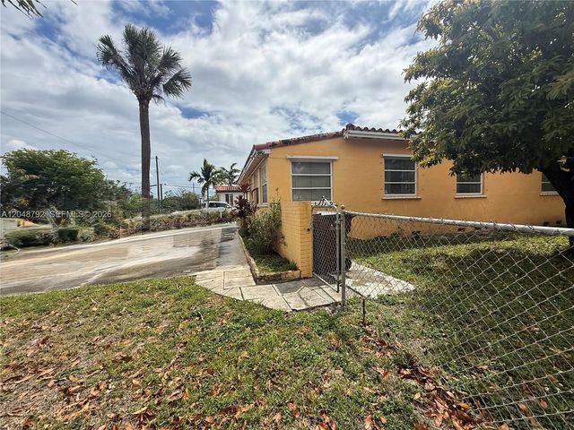 4470 W 1st Avenue, Hialeah, FL 33012