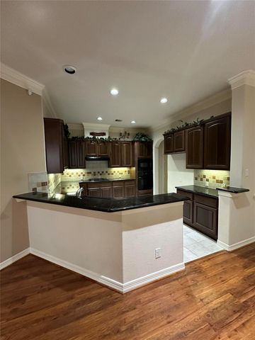 2910 Royal Oaks Green, Houston, TX 77082