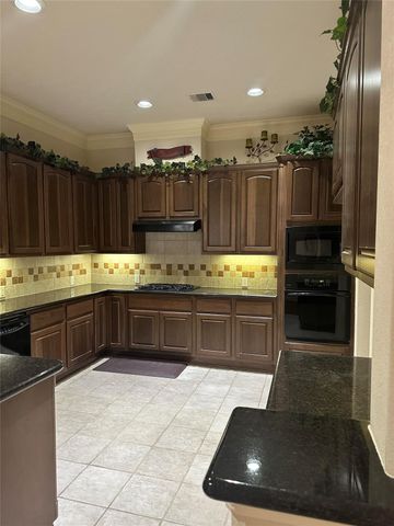 2910 Royal Oaks Green, Houston, TX 77082