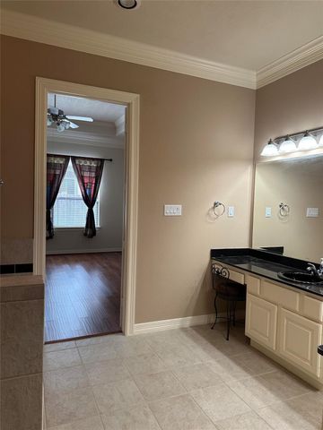 2910 Royal Oaks Green, Houston, TX 77082