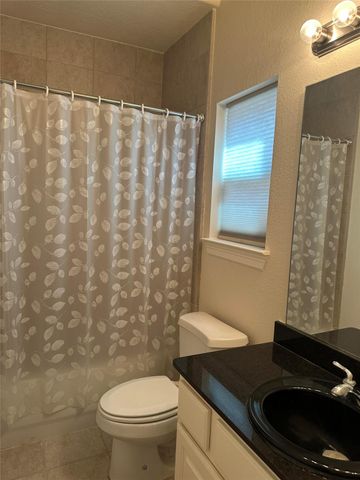 2910 Royal Oaks Green, Houston, TX 77082