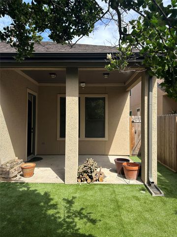 2910 Royal Oaks Green, Houston, TX 77082