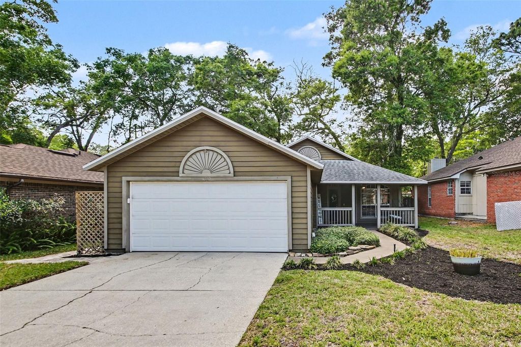 Image 1 of property listing at 1510 ROYAL OAKS DRIVE, Apopka, FL 32703