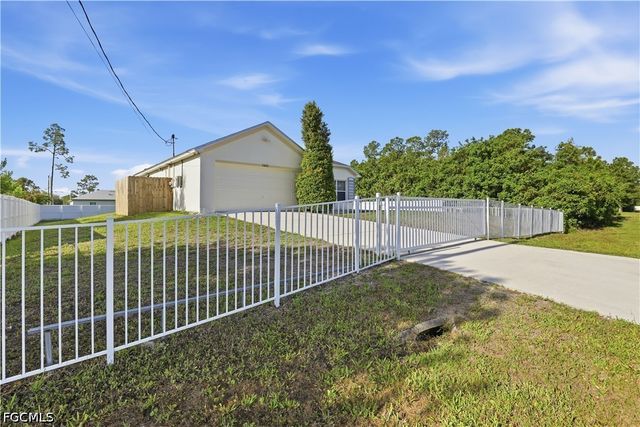 3005 41st ST W, Lehigh Acres, FL 33971
