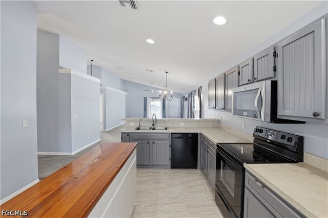 3005 41st ST W, Lehigh Acres, FL 33971