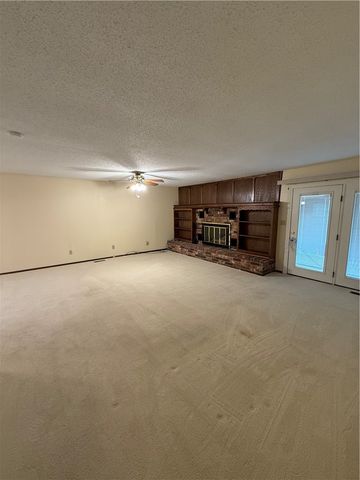 2912 W 19th Street, Russellville, AR 72802