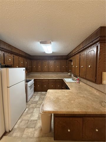 2912 W 19th Street, Russellville, AR 72802