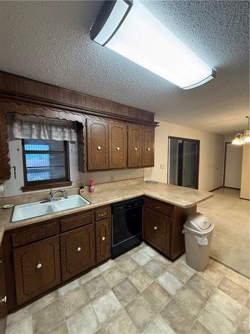 2912 W 19th Street, Russellville, AR 72802