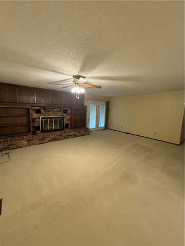 2912 W 19th Street, Russellville, AR 72802
