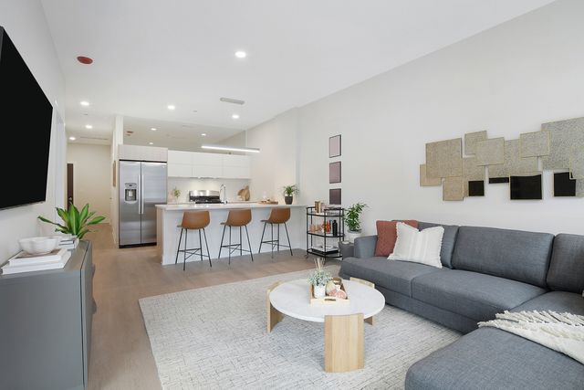 3924 N Lincoln Avenue 204, Chicago, IL 60613