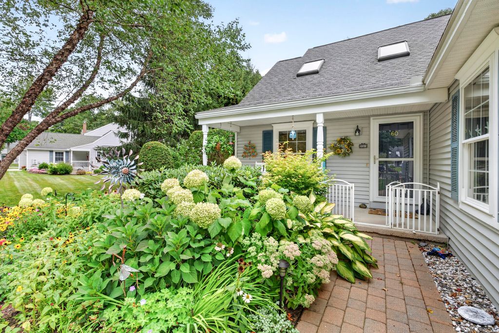 60 Stratford Place 60, Kennebunk, ME 04043 — exterior