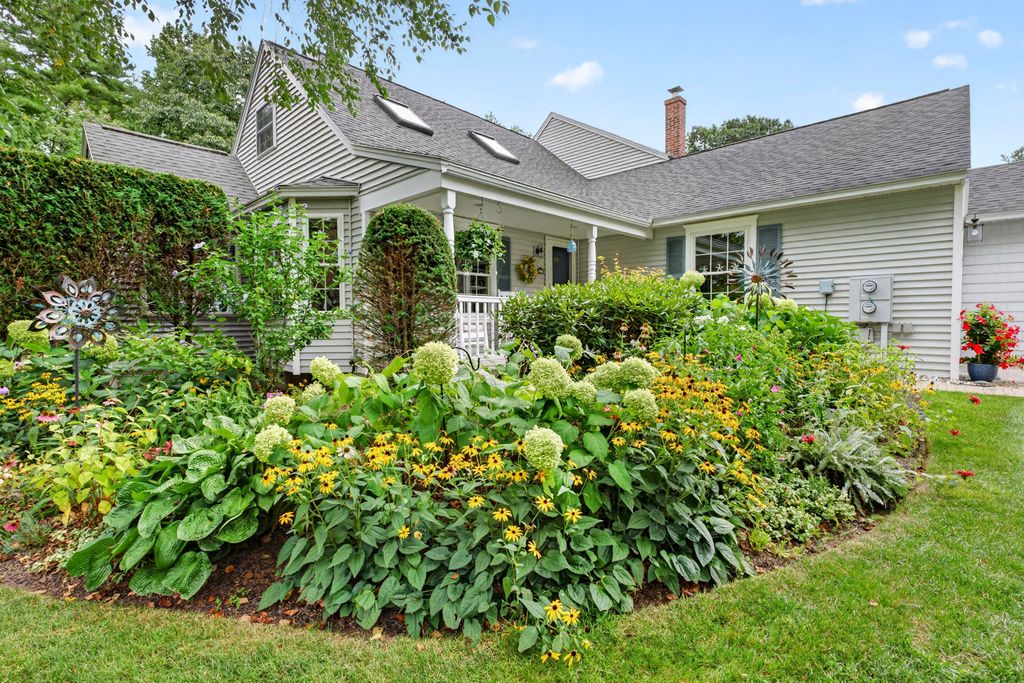 60 Stratford Place 60, Kennebunk, ME 04043 — photo 2