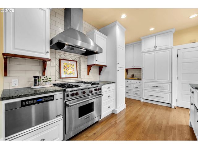 5929 Sw TAYLOR St, Portland, OR 97221