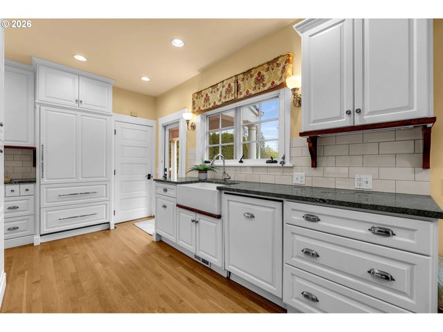 5929 Sw TAYLOR St, Portland, OR 97221