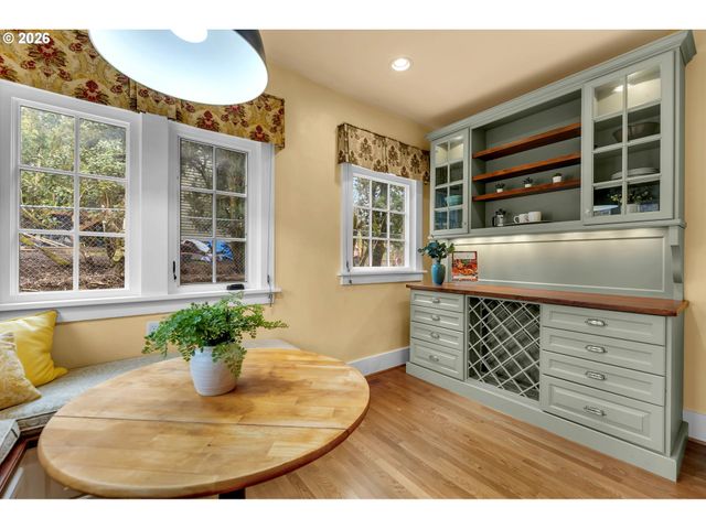 5929 Sw TAYLOR St, Portland, OR 97221