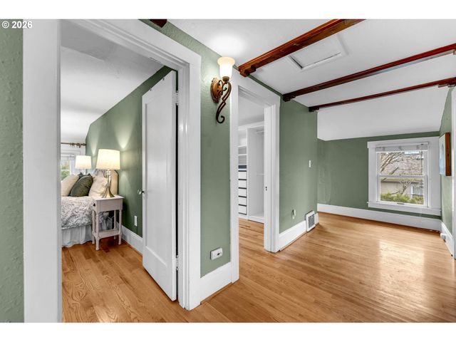 5929 Sw TAYLOR St, Portland, OR 97221