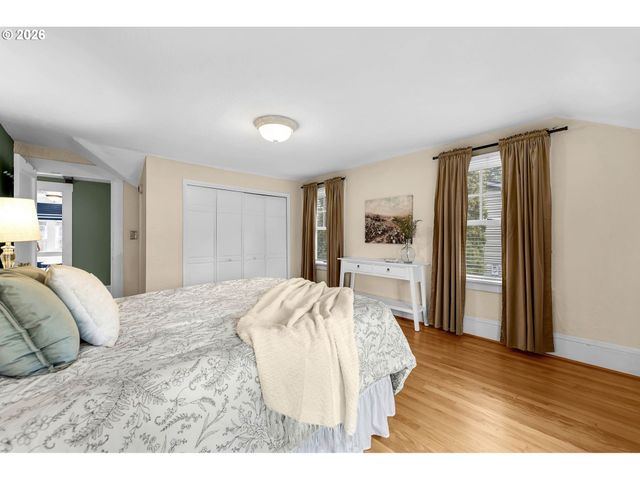 5929 Sw TAYLOR St, Portland, OR 97221