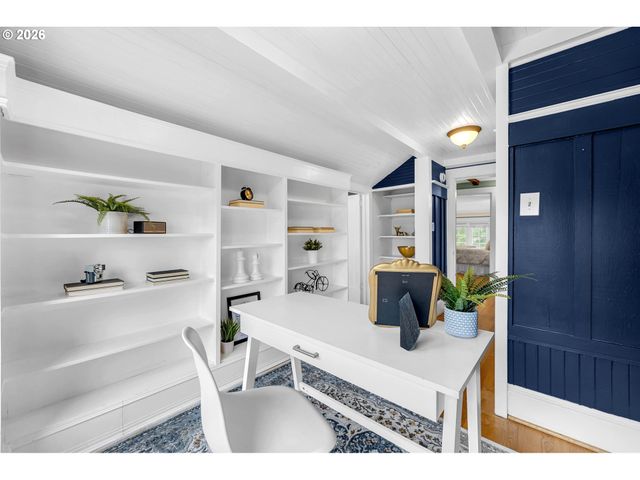 5929 Sw TAYLOR St, Portland, OR 97221