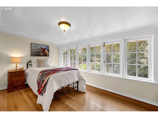 5929 Sw TAYLOR St, Portland, OR 97221