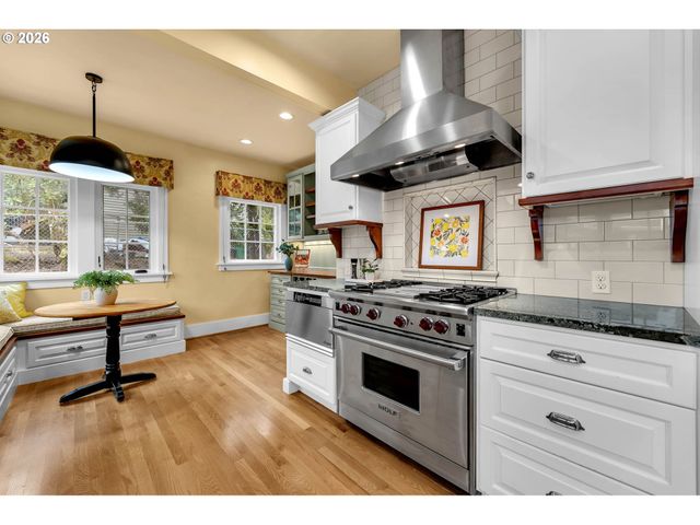 5929 Sw TAYLOR St, Portland, OR 97221