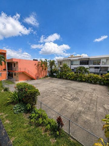 1300 W 47th Pl 218A, Hialeah, FL 33012