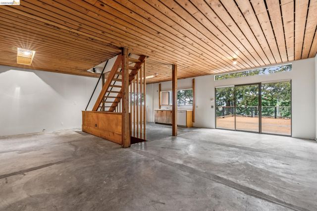 39 Canyon Rd, Berkeley, CA 94704