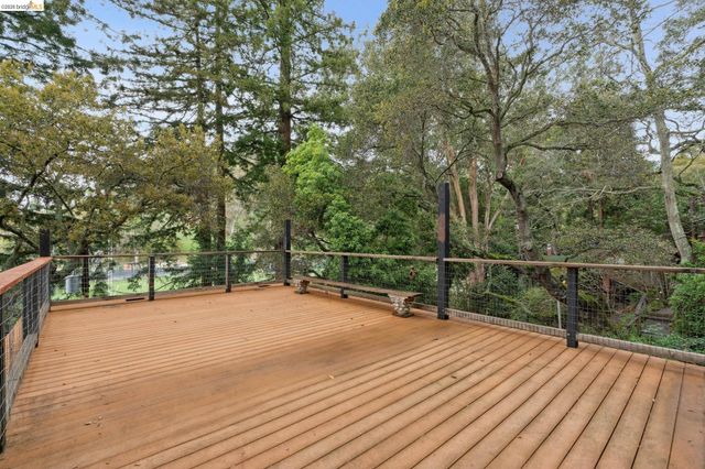 39 Canyon Rd, Berkeley, CA 94704