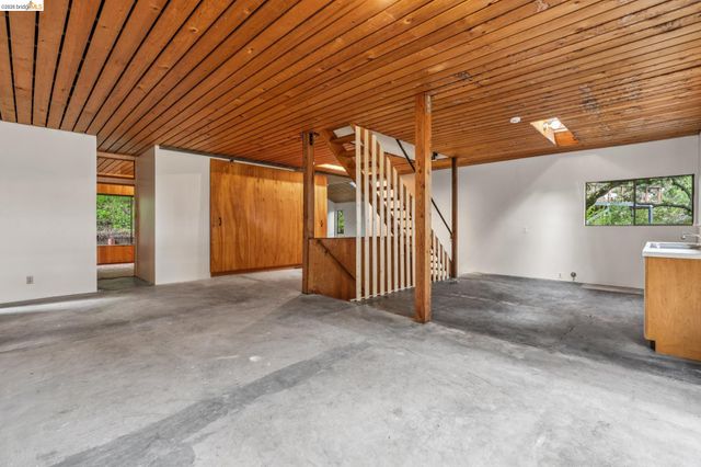 39 Canyon Rd, Berkeley, CA 94704