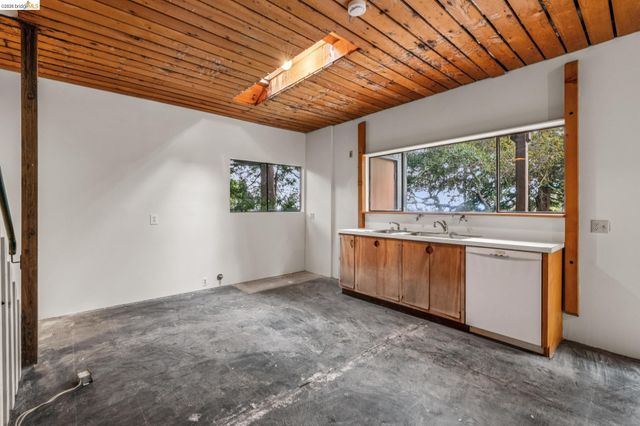 39 Canyon Rd, Berkeley, CA 94704