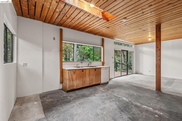 39 Canyon Rd, Berkeley, CA 94704