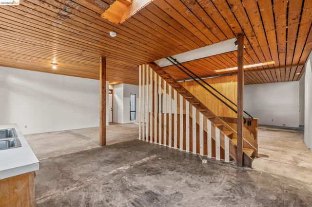 39 Canyon Rd, Berkeley, CA 94704