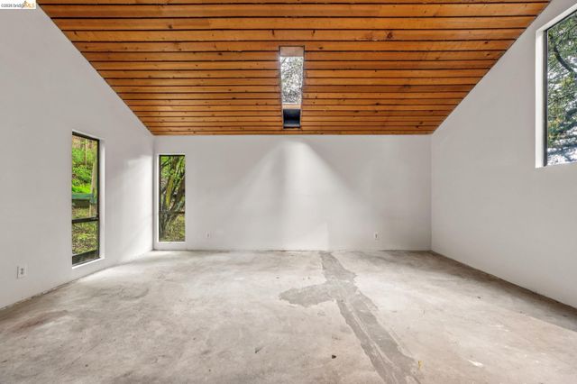 39 Canyon Rd, Berkeley, CA 94704