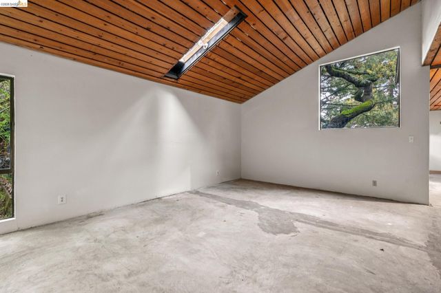 39 Canyon Rd, Berkeley, CA 94704