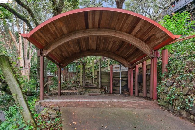 39 Canyon Rd, Berkeley, CA 94704