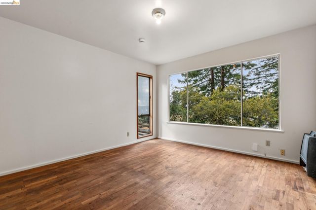 39 Canyon Rd, Berkeley, CA 94704