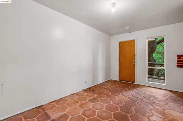 39 Canyon Rd, Berkeley, CA 94704