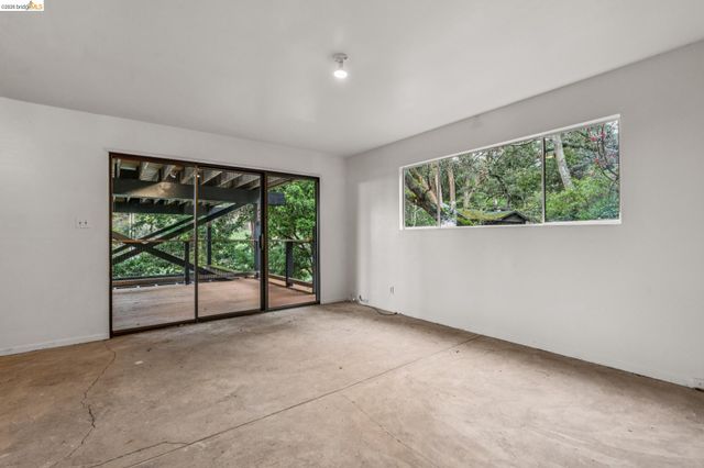 39 Canyon Rd, Berkeley, CA 94704