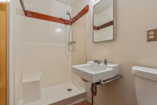 39 Canyon Rd, Berkeley, CA 94704